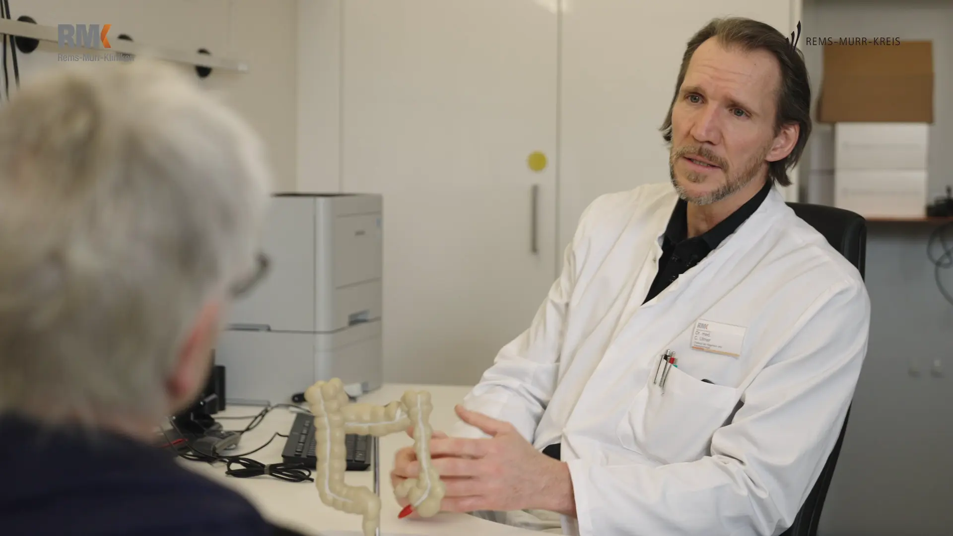 Thumbnail Video über die Darmchirurgie der Allgemein- und Viszeralchirurgie der Rems-Murr-Klinik Schorndorf mit Chefarzt Dr. Christoph Ulmer