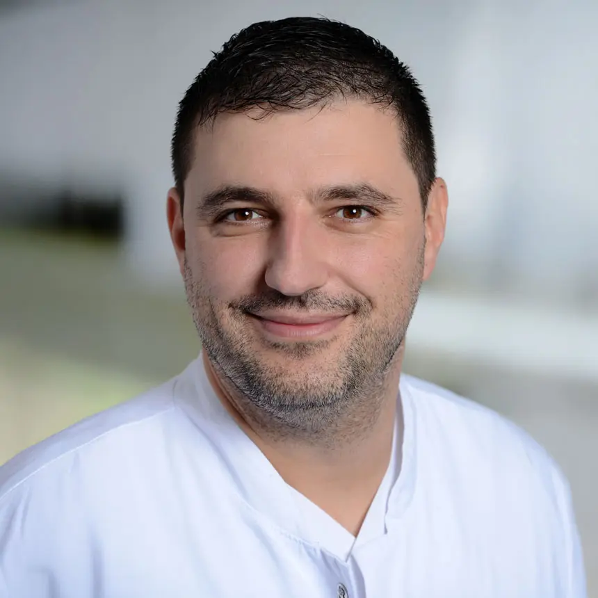 Portraitfoto Aleksandar Yankulov, Leitender Arzt der Thoraxchirurgie Winnenden