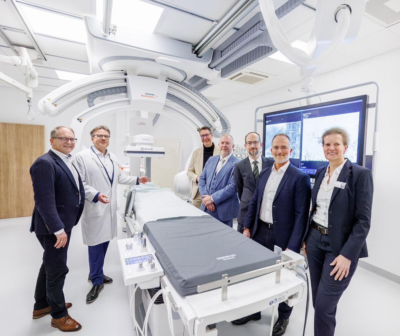 Pressemitteilung Schlaganfälle rasch entdecken und behandeln: Biplane Angiografie-Anlage für das Rems-Murr-Klinikum Winnenden