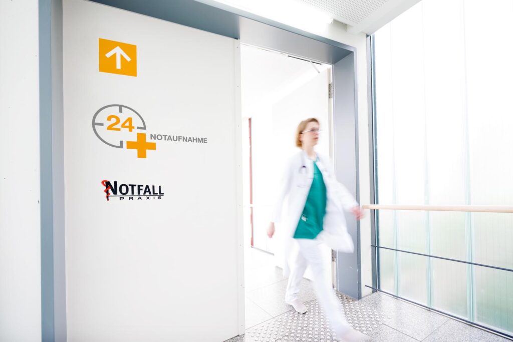 Schnell im Einsatz: Die Interdisziplinäre Notaufnahme der Rems-Murr-Klinik Schorndorf ist gut aufgestellt, damit Hilfesuchende jeden Tag eine zuverlässige Anlaufstelle haben.